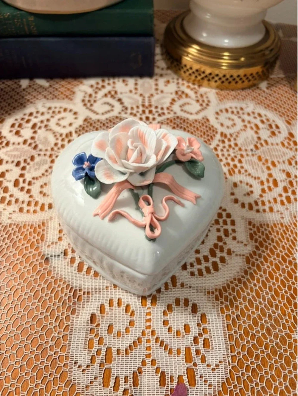 Vintage Heart Shaped Porcelain Trinket Box Floral Rose Jewelry Box